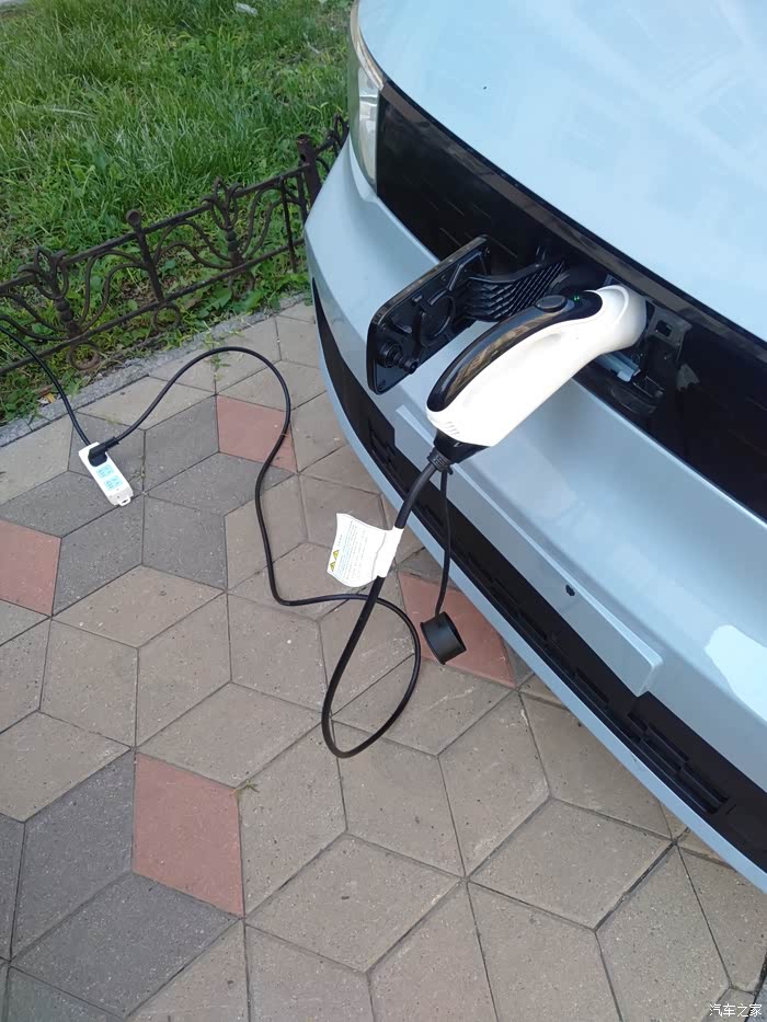 买了三芯4方的线,手工制作宏光mini 的充电插座