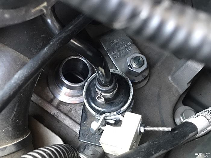 哪位好心的车友发一个变速箱油的加油口的图片