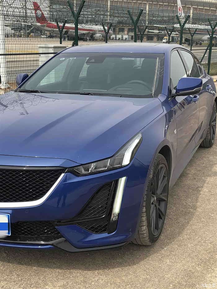 【图】19寸黑色轮毂,星空蓝色车身,酷帅有型ct5提车作业_凯迪拉克ct5