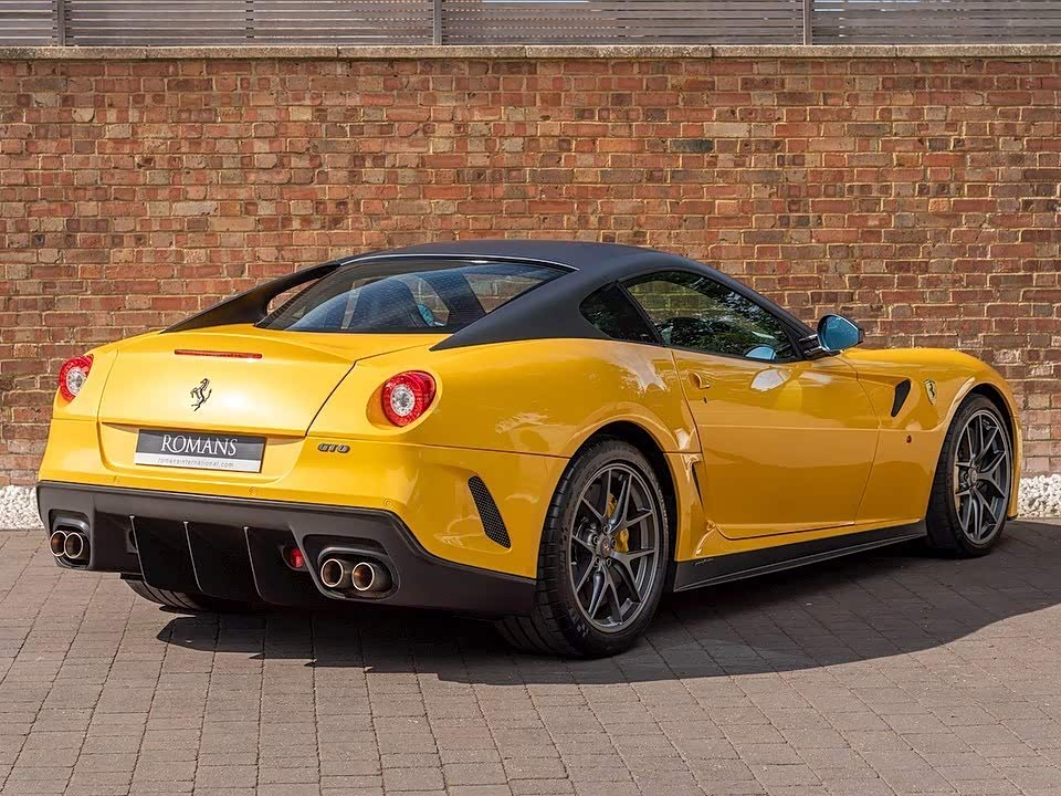 2011 法拉利599 gto黄色车身.