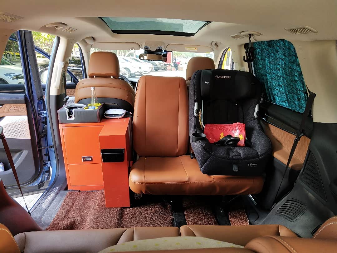 大通d90中间座椅小改