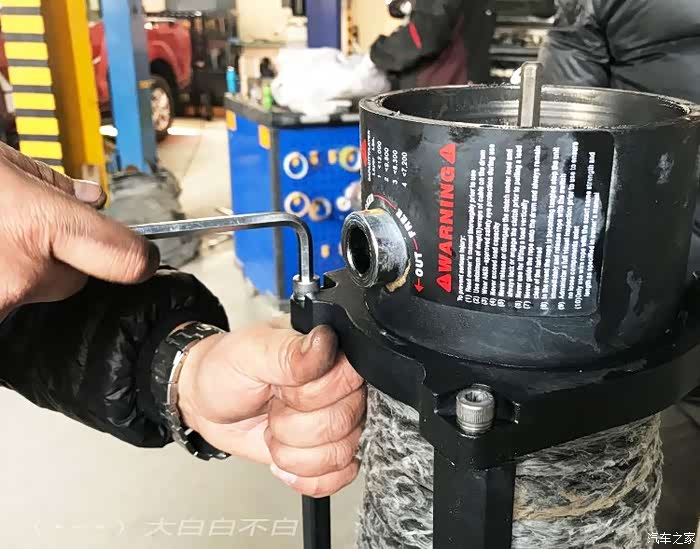 用深度拆解来探究绞盘故障的根源浅论绞盘绳子为啥不能放到底