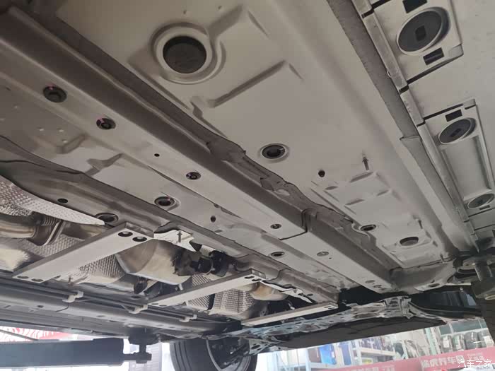 2019款雷凌底盘装甲