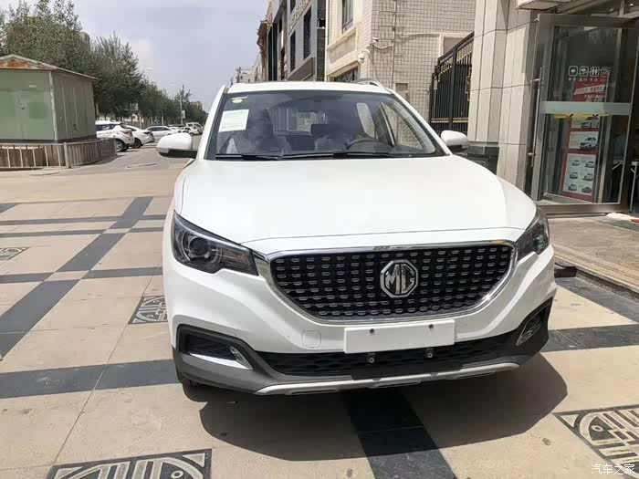 让人眼前一亮,轻松买台自动挡suv,一起看名爵zs