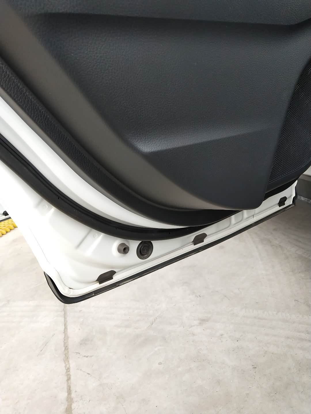 【图】chr车门排水孔_丰田c-hr论坛_汽车之家论坛