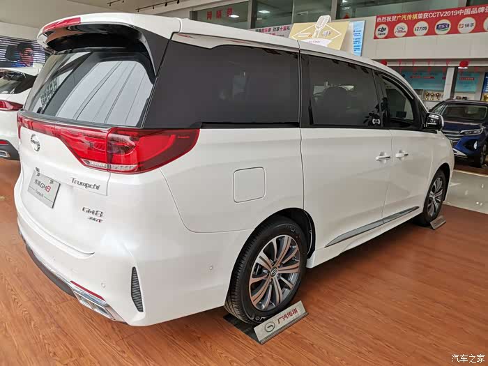 传祺gm8自动门商务范满满