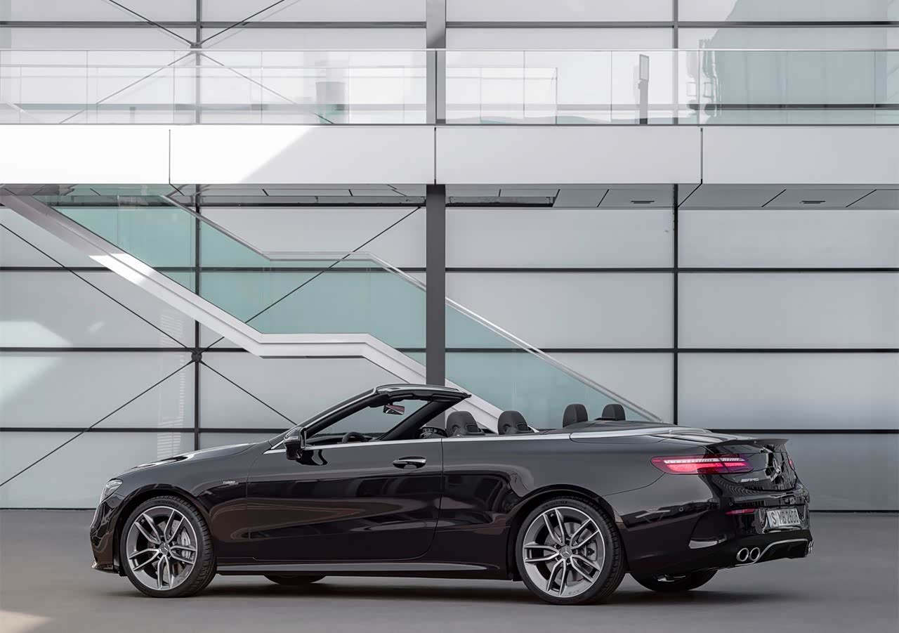 梅赛德斯 - 奔驰e53 amg敞篷车