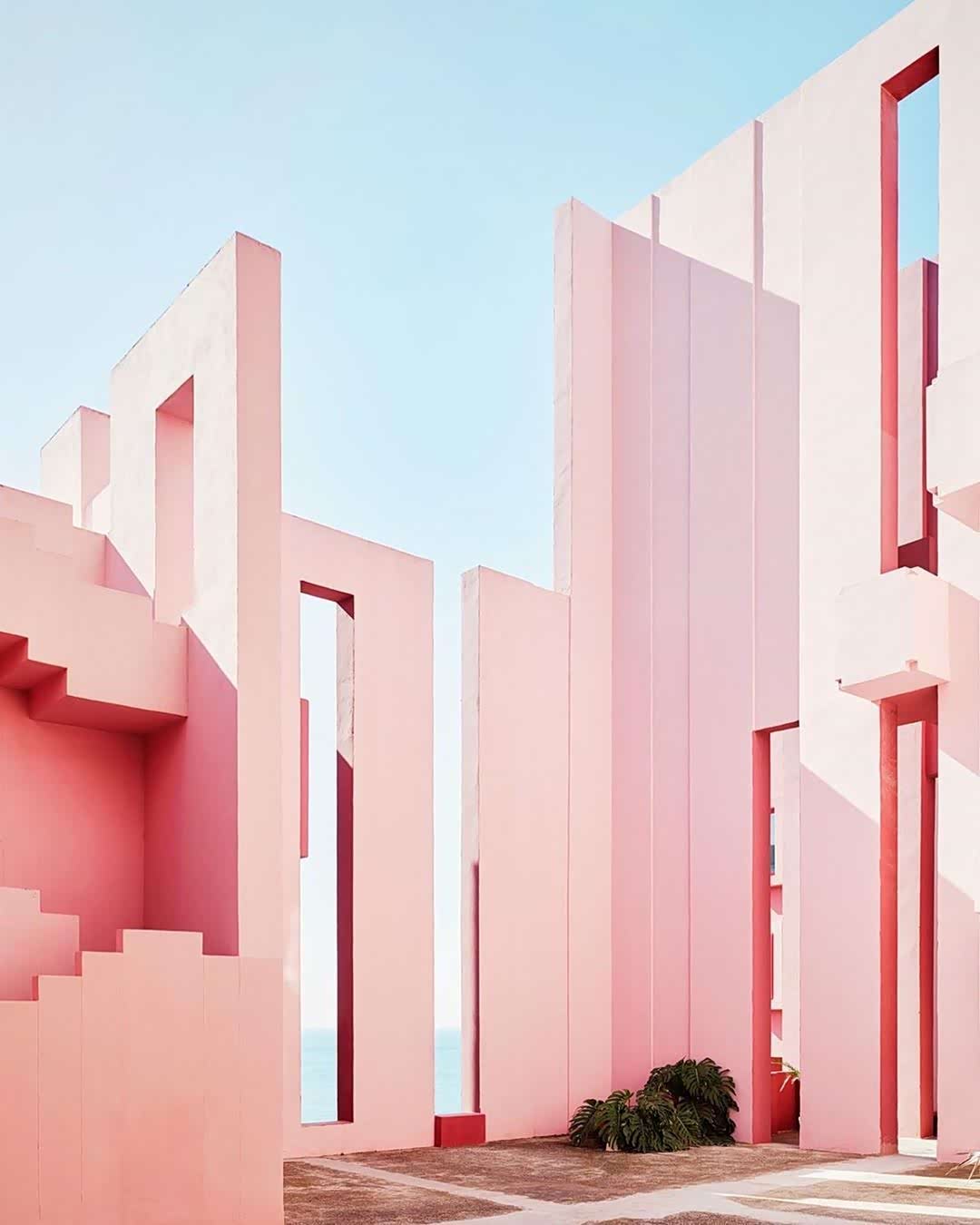 西班牙梦幻建筑卡佩尔红墙,好治愈.