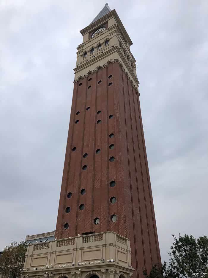 高耸的建筑,这个有历史意义的时钟楼.