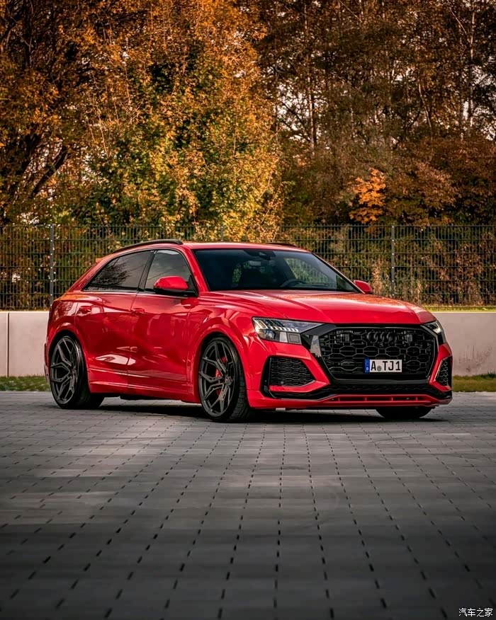 984 | 回复: 2 奥迪rs q8论坛 红色的奥迪就是美女的最爱.