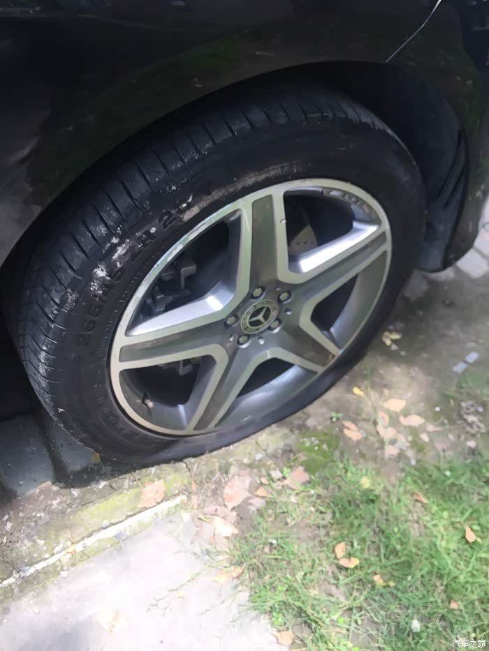 gle400轮胎爆了