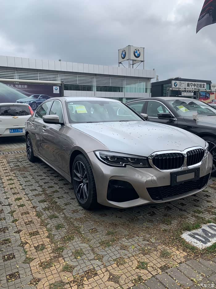 325li m运动,这个开士米银配色怎么样,和白,蓝,黑比你选哪个_宝马3系