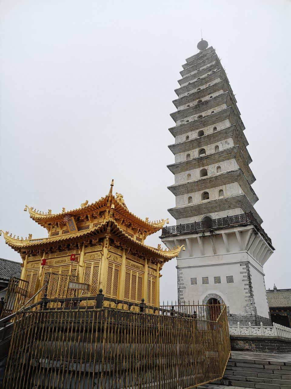 仿佛人生迷茫到了山下祝圣寺的时候才天晴明朗起来