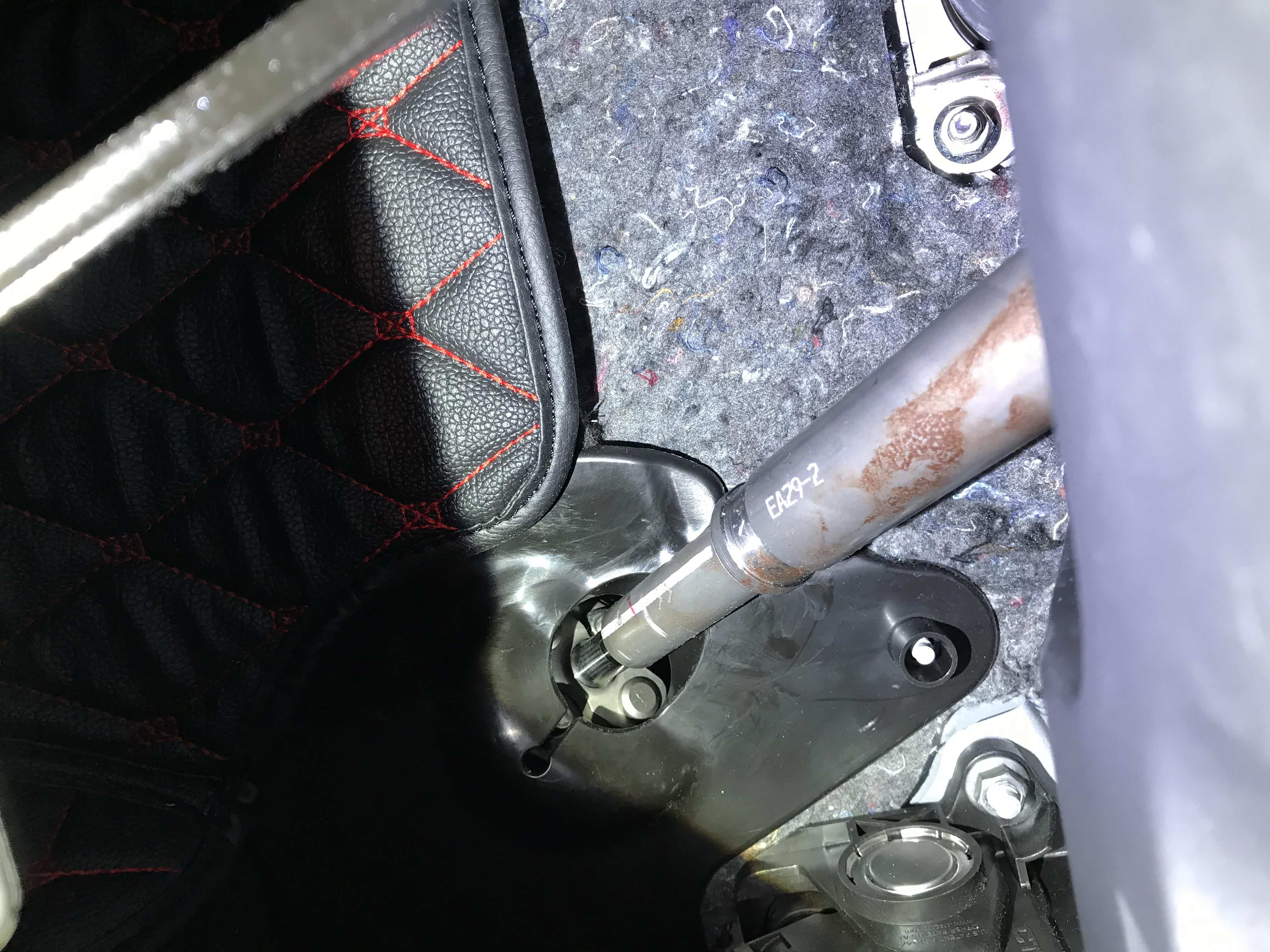 转向轴生锈有同样的情况吗