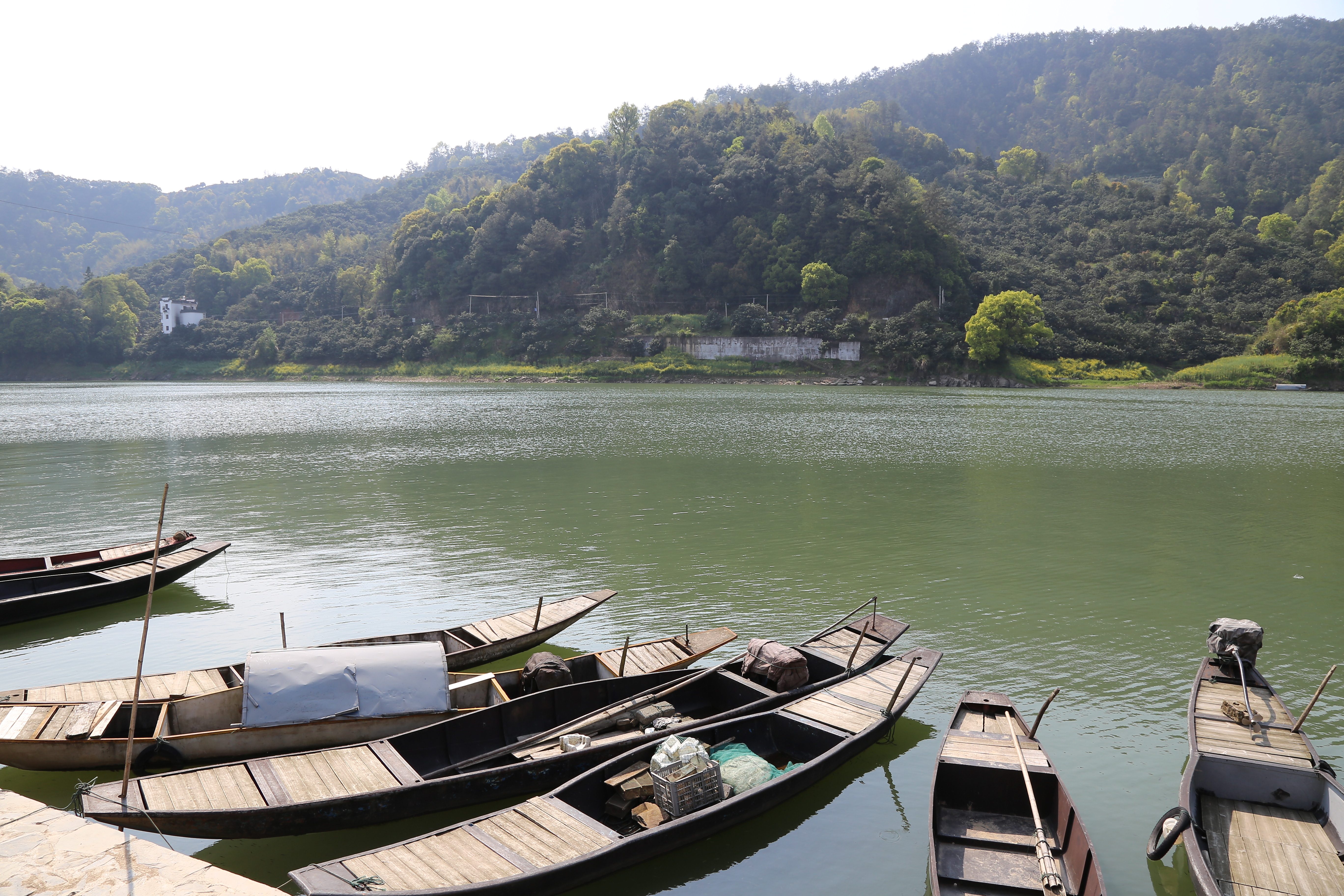 漳潭村處安徽省歙縣南部坐落於國家aaaa級風景區--新安江山水畫廊之中