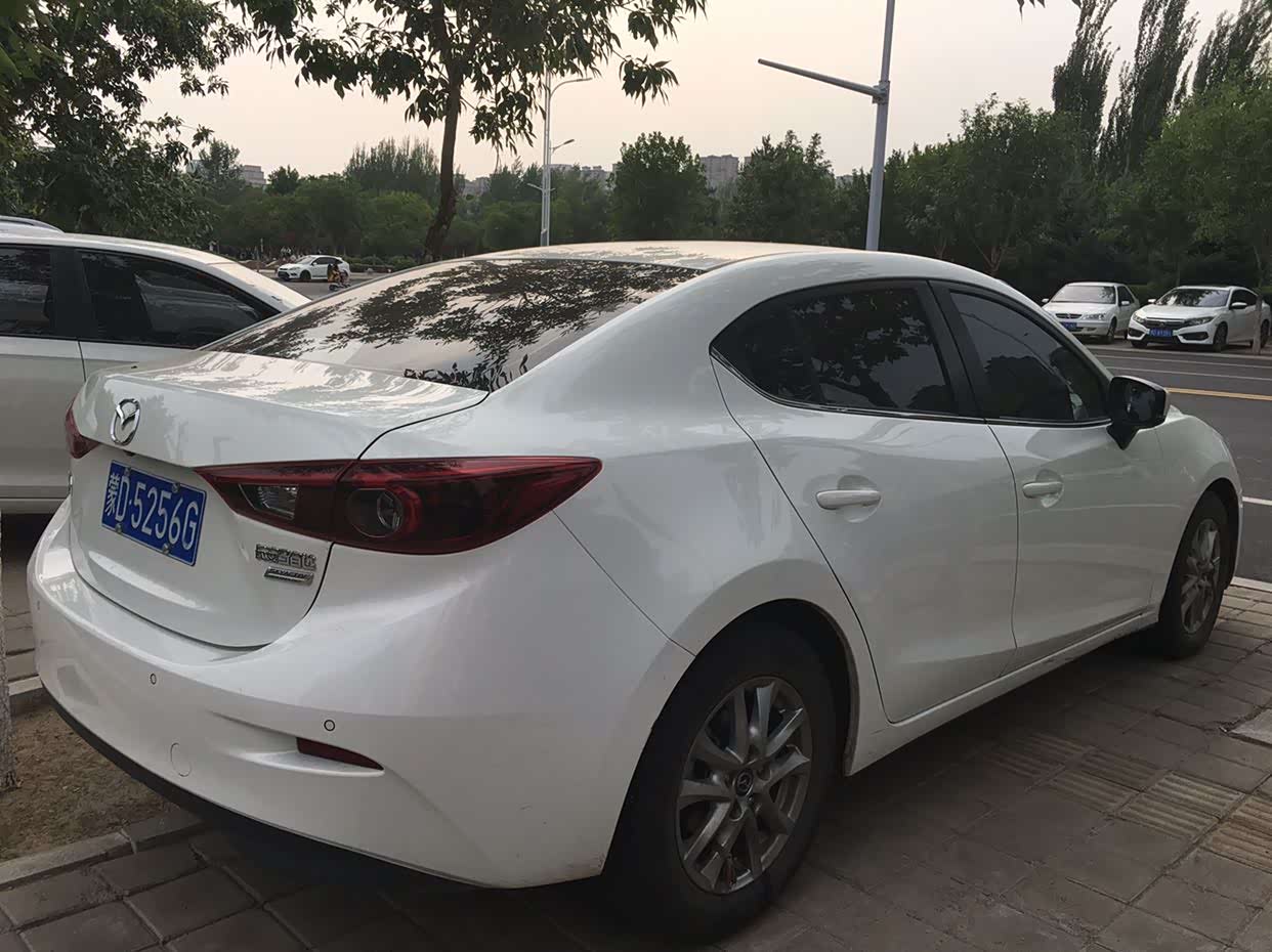 图 老款的马自达昂克赛拉