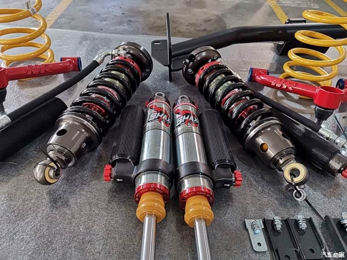 改装沙蜥氮气减震升高2寸