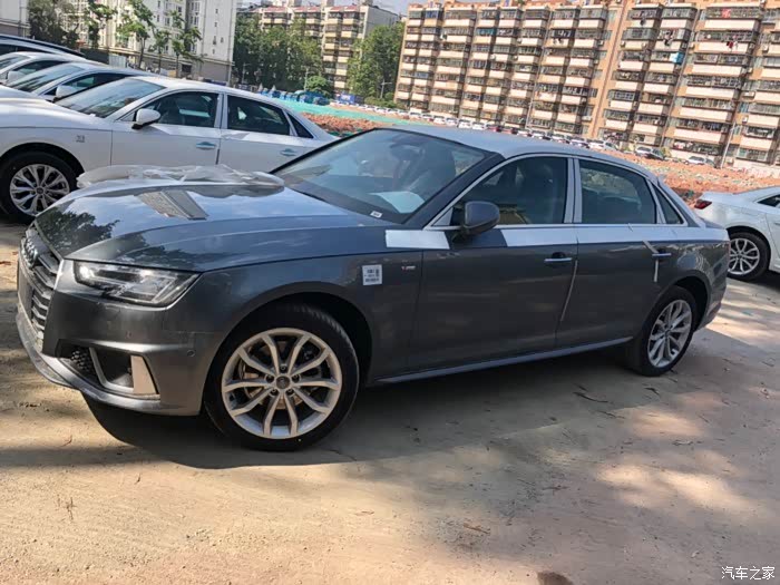 2019款a4l天云灰