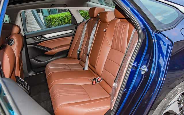 作为一台b级车,本田inspire同样有着较为宽敞的空间表现