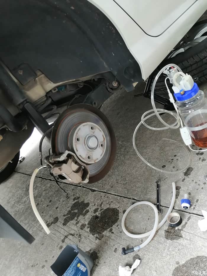 自己动手更换刹车油