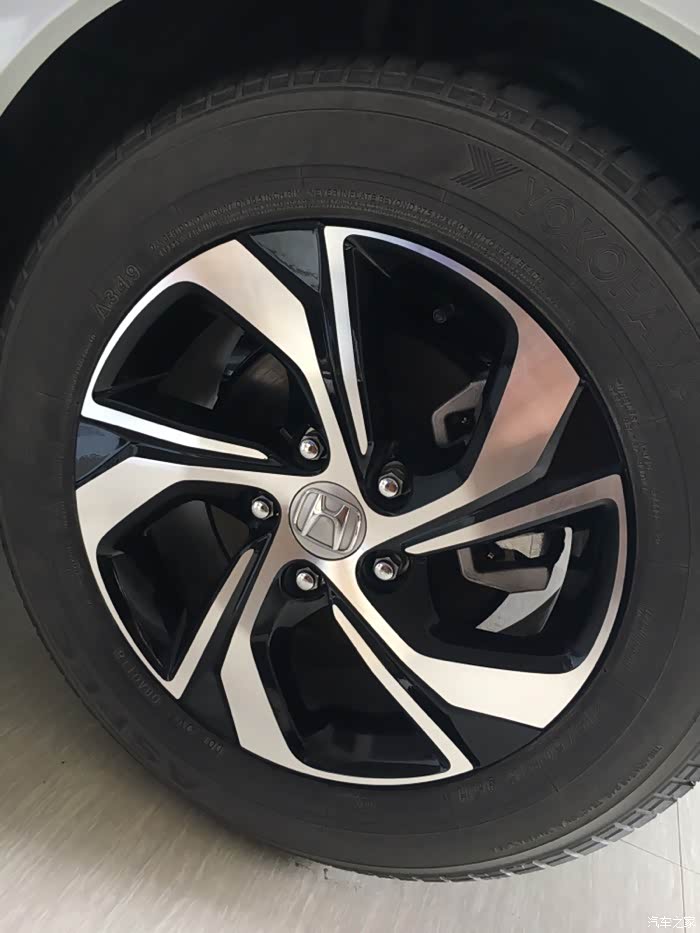 95代雅阁16寸升级18寸轮毂