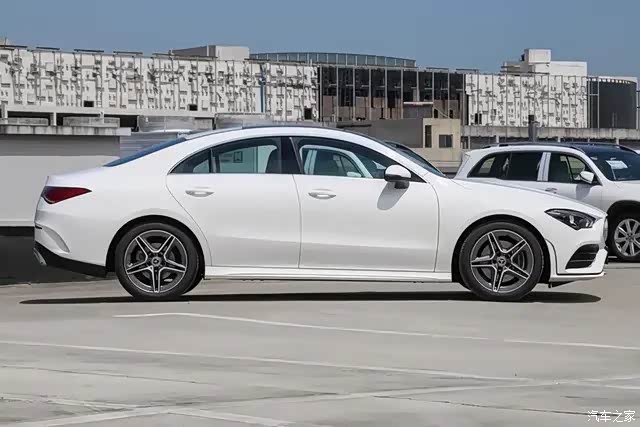 多角度解析奔驰gla:猎装版车型颜值拉风,乘坐舒适感不错