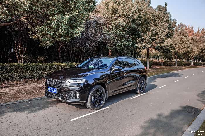 二十万分之一黑武士vv7的深秋大片霸气不减