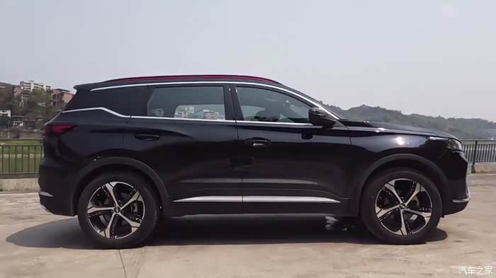 黑色高配瑞虎7pro帅啊