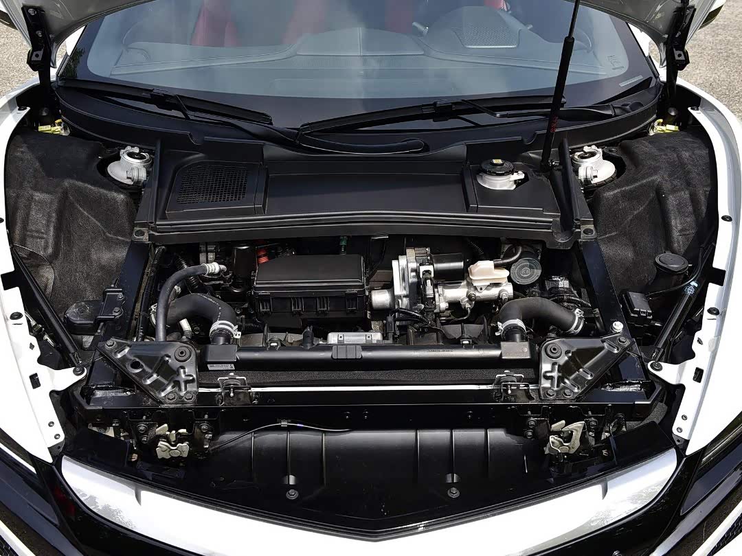 讴歌nsx搭载的3.5t双涡轮v6的增压发动机