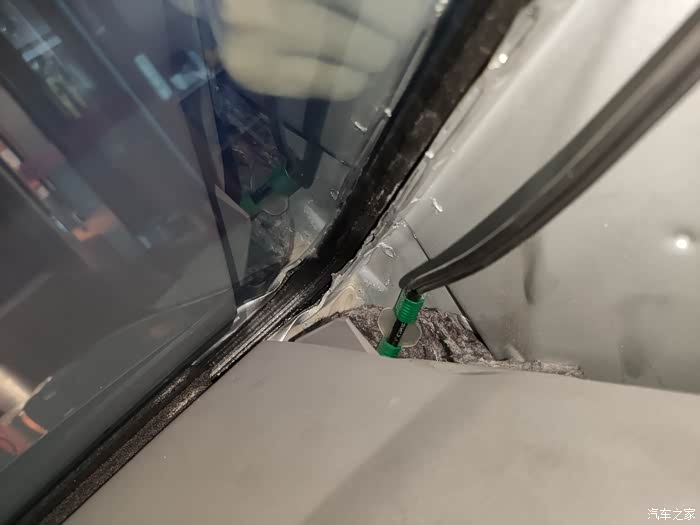 07款花冠自动低配车顶漏水