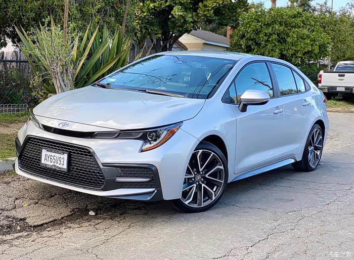 银色雷凌2021运动版