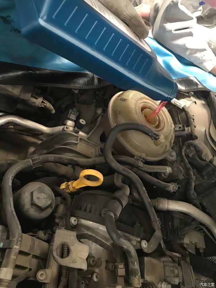 迈腾最近老是发烧更换节温器作业