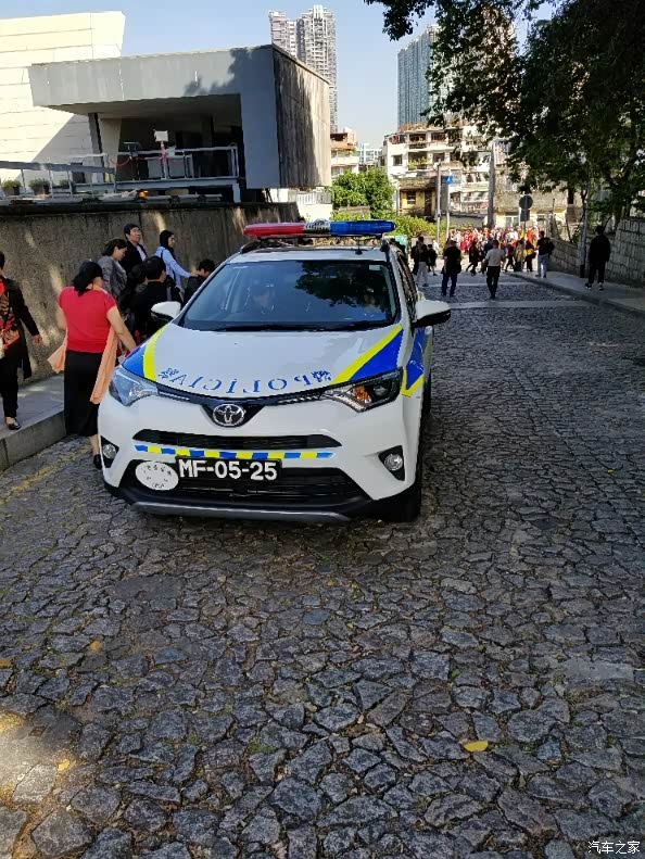 澳门偶遇荣放警车