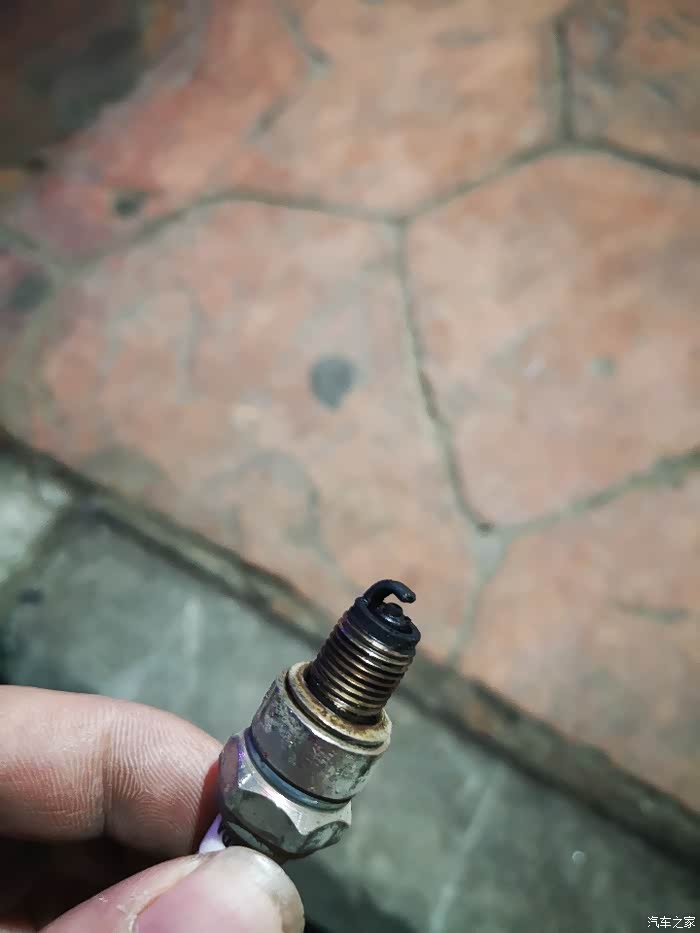 大家来看看雅马哈巧格i火花塞