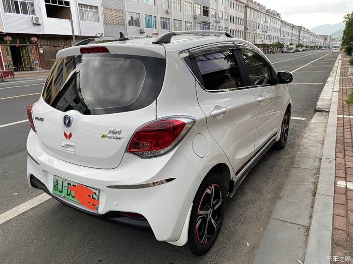 改装后的奔奔e-star真是酷毙了.