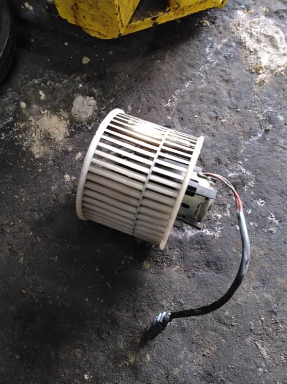 07款普桑畅景暖风机更换作业