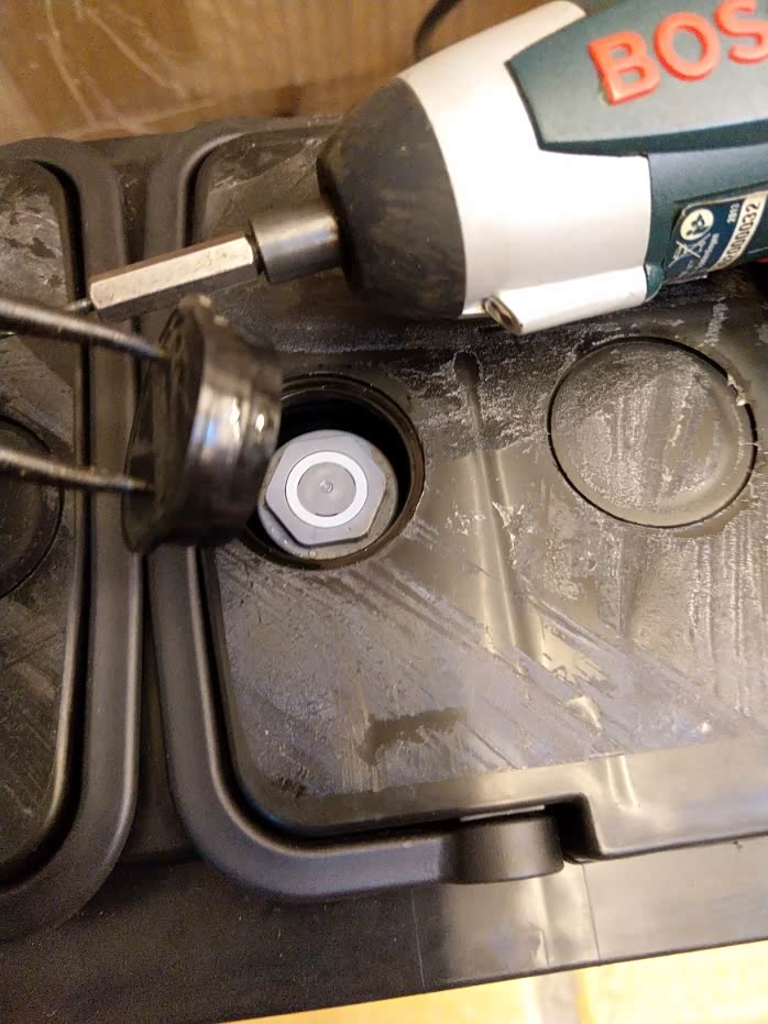 奔驰8年的amg蓄电池电瓶维修记2354