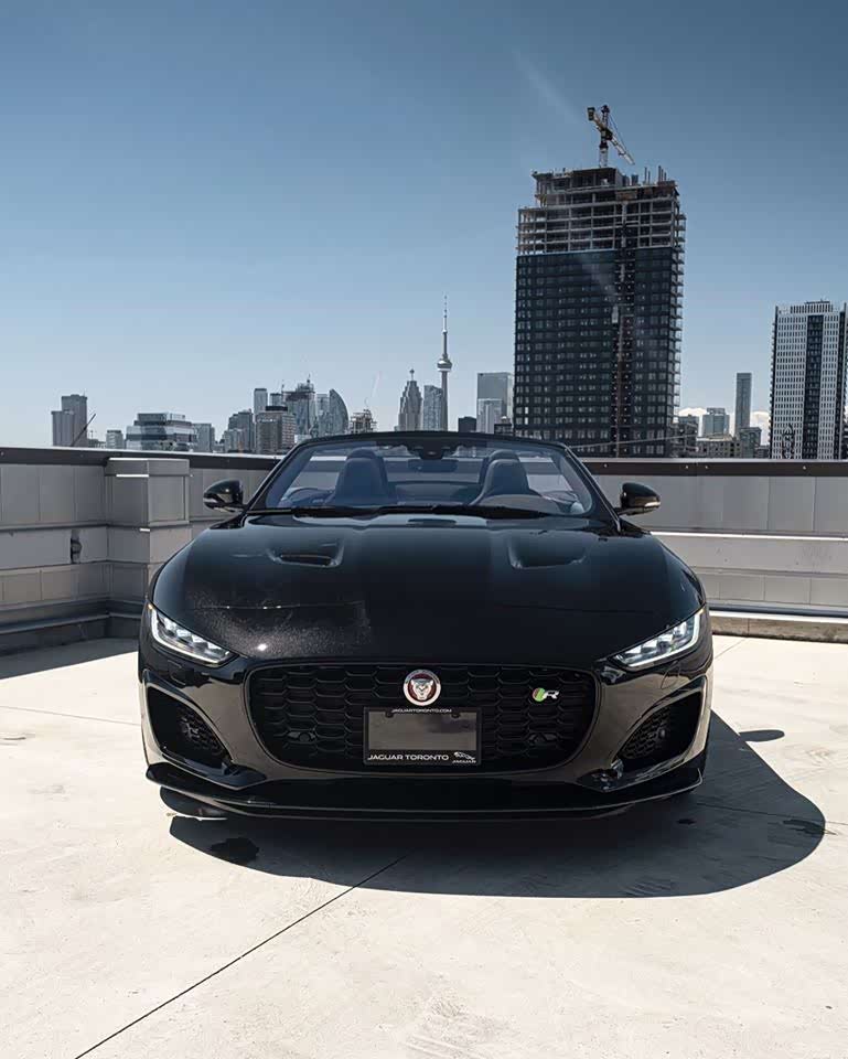 黑色车身最帅气勇猛的捷豹