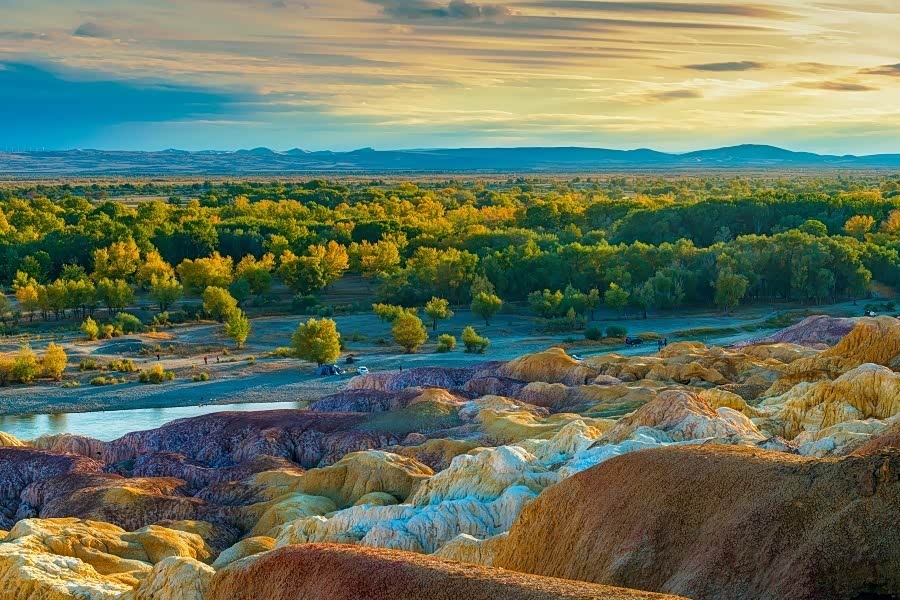 五彩滩,神仙的后花园,美得如梦如幻 .
