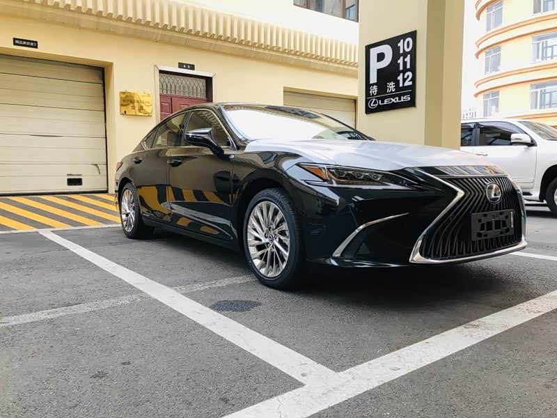 【图】300h行政黑外竹内提前到车_雷克萨斯es论坛_汽车之家论坛