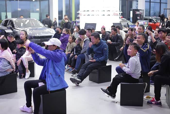 和我一样参加活动的车主