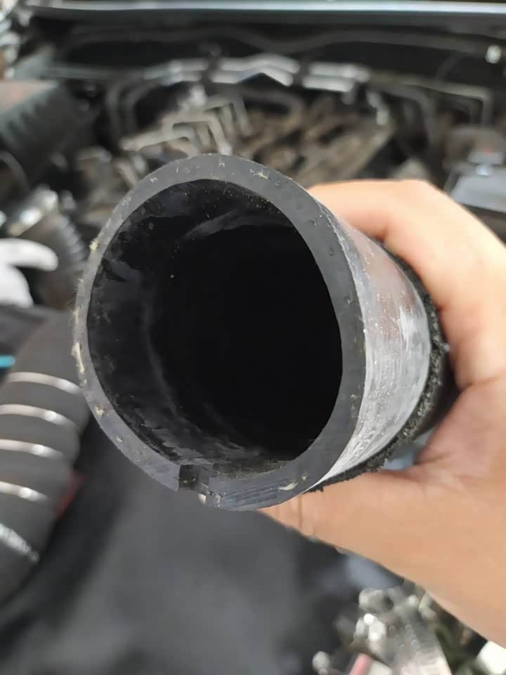 柴九涡轮增压管二次改装作业