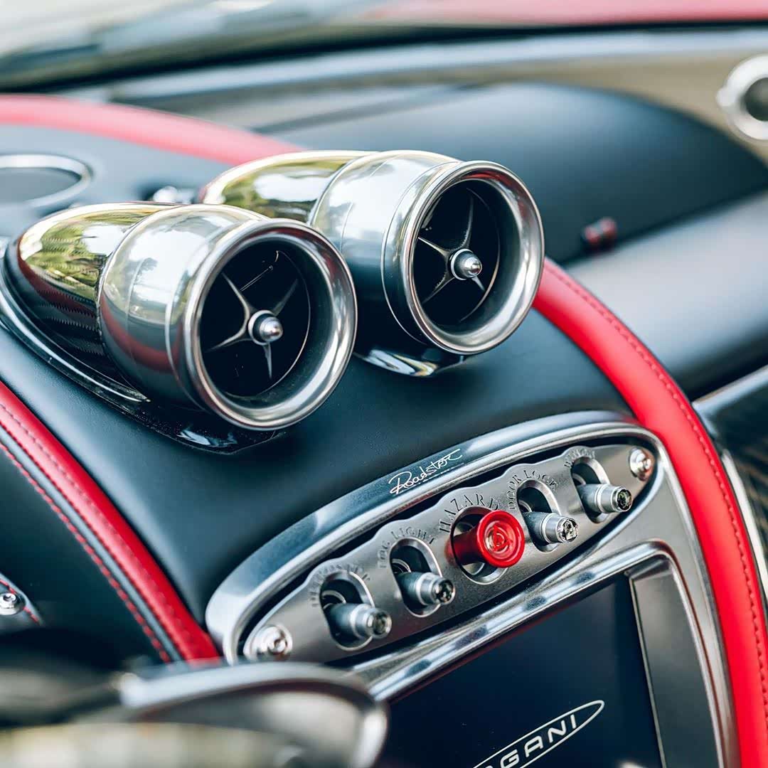 帕加尼huayra roadster,这内饰一看就是不一般