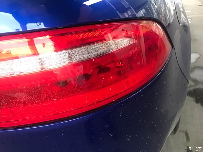 【图】xe后尾灯有水汽,你们的也这样吗?_捷豹xe/xel论坛_汽车之家论坛