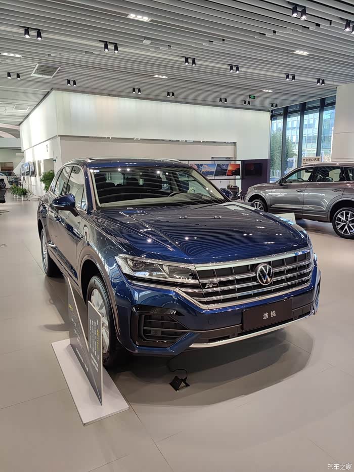 途锐粼光蓝浅蓝为啥没有浅灰内饰配木饰条的配置