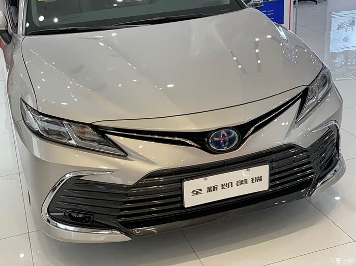 2021款新凯美瑞双擎实拍
