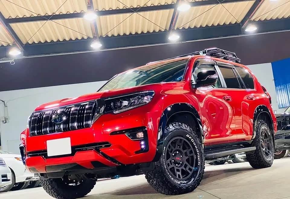 骚红色的普拉多帅么