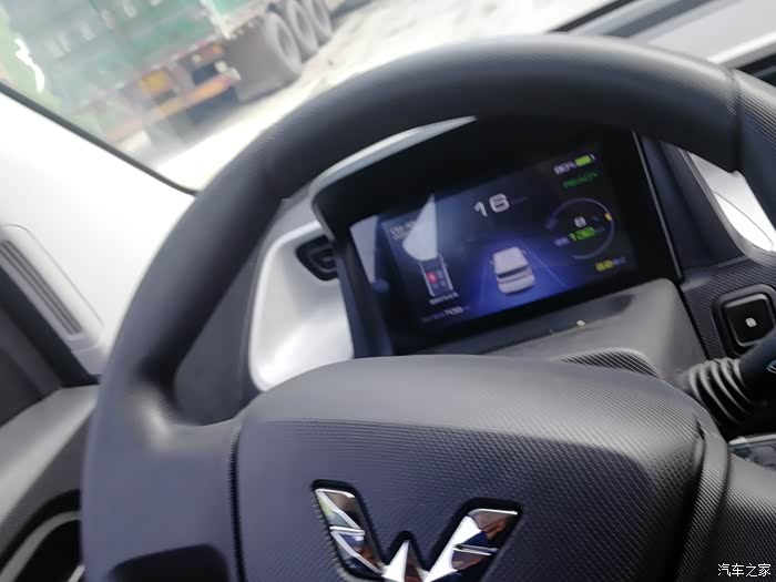 和朋友试驾五菱宏光mini的感觉