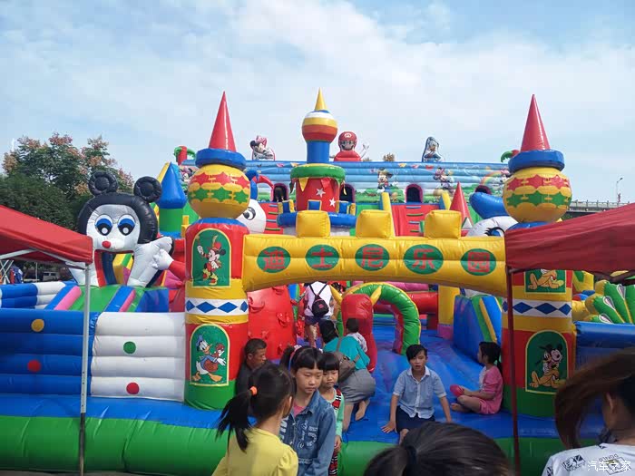 深圳长安车友会173强仔带可爱外甥女们游乐场游玩