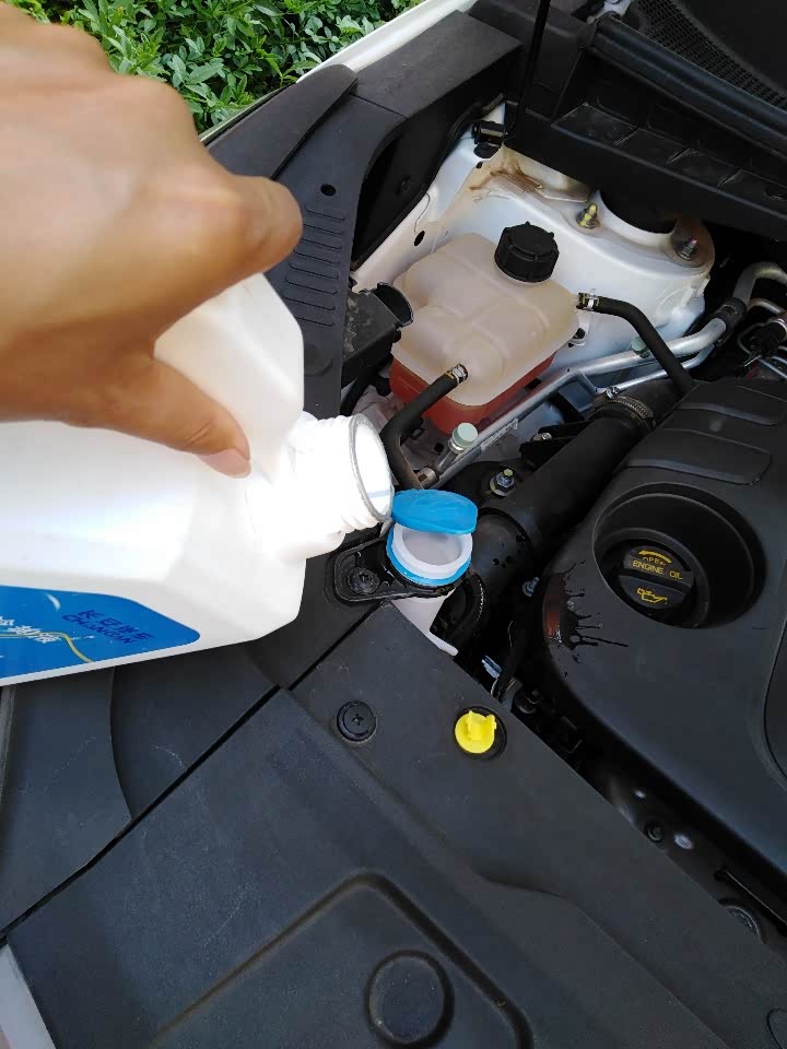 【图】cs55老司机手把手教你更换玻玻璃水_长安cs55论坛_汽车之家论坛